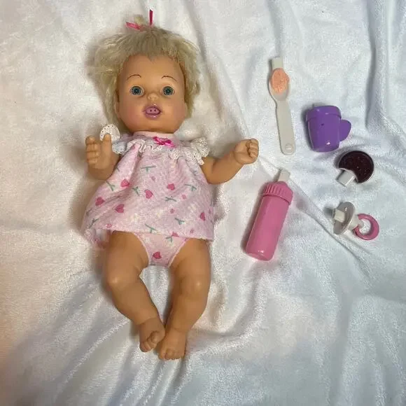 AMAZING‎ ASHLEY Doll 90s Toy With Accessories Food Bottle Outfit Blond
