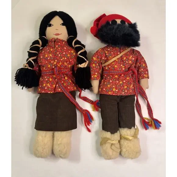 2 Alaskan Dolls Girl/Boy In Matching Indigenous Clothing Vtg. Collectables 12