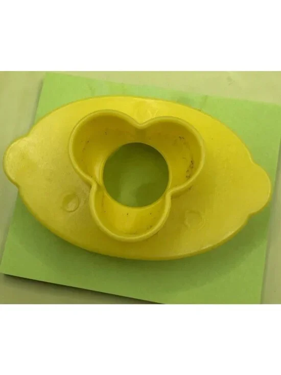 Play Dough Diamond And Club Two Sided  Cookie Cutter Art Mold Yellow 1 1/4”