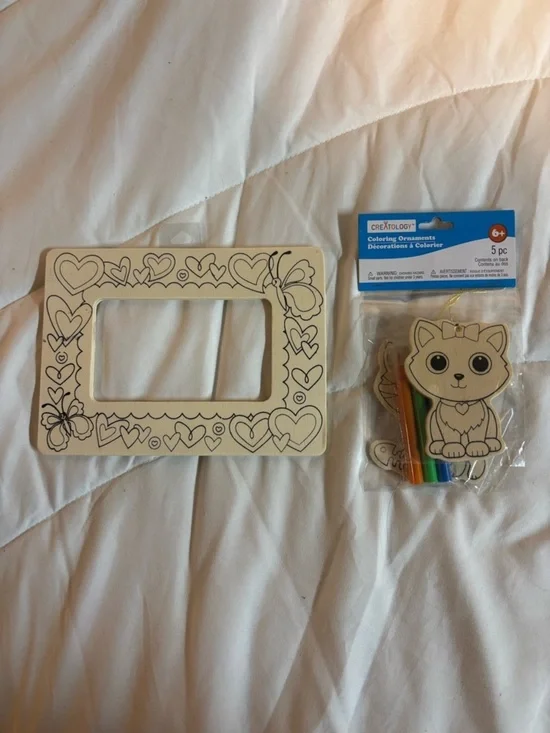 New Kids DYI frame and cats- wooden with markers to decorate