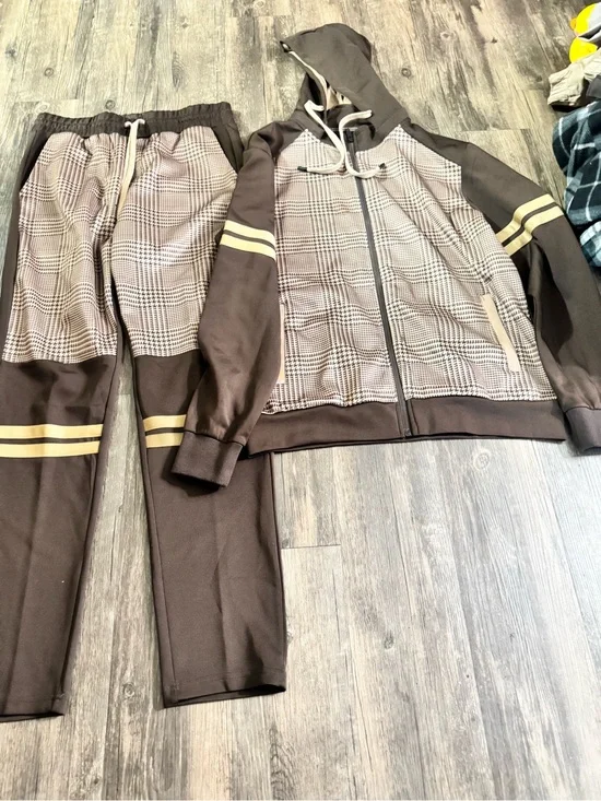 Men's outfit, size S