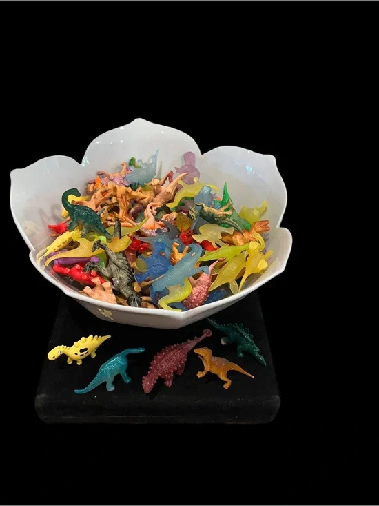 Vintage Hong Kong China Mini Prehistoric Animals Dinosaur Figure 118 pc BIG LOT!