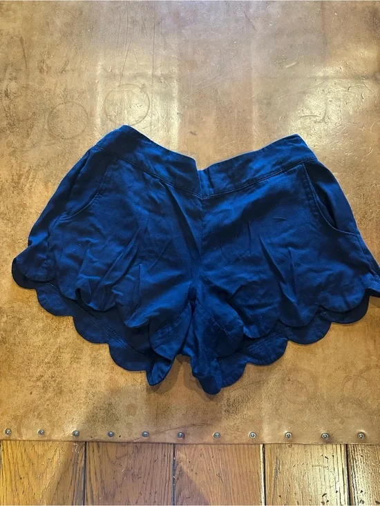 Lilly Pulitzer Women's Scalloped Hem Blue Shorts