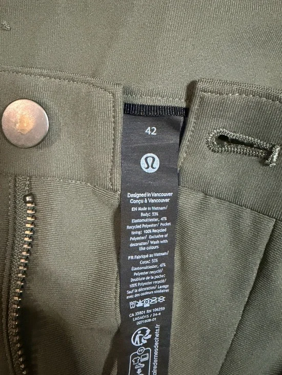 lululemon athletica Men's Olive Cargo Pants