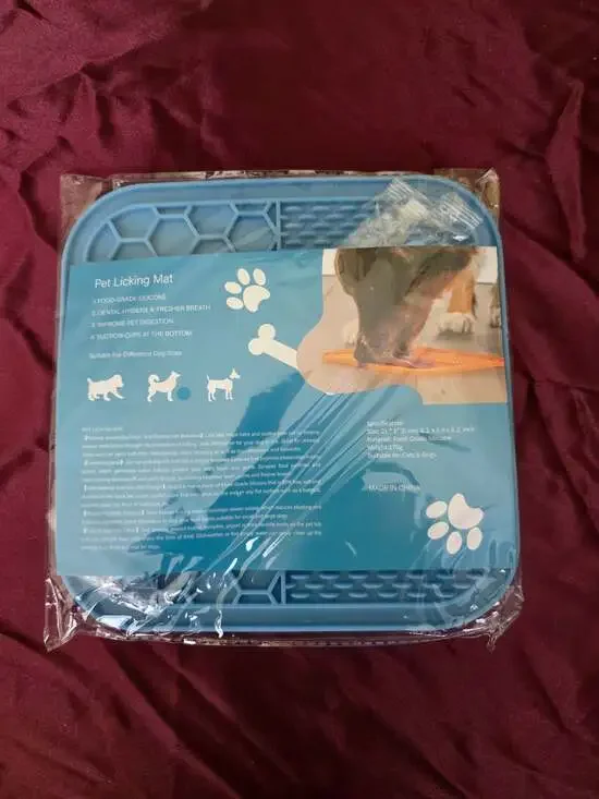 Pet Licking Mat Silicone Slow Feeder for Cats and Dogs with Suction Cups