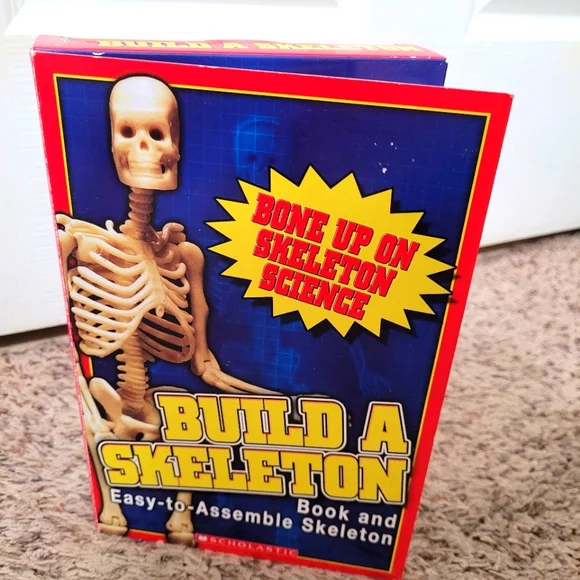 💥3/$24 NIB Scholastic Build a Skeleton Book‎ with Miniature Skeleton