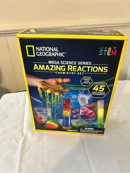 NIB National Geographic Amazing Reactions Chemistry Set/45 Experiments/8+