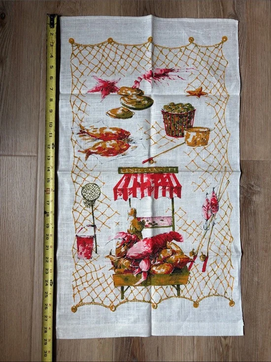 Classic Seafood Market Print Kitchen Towel - White/Gold