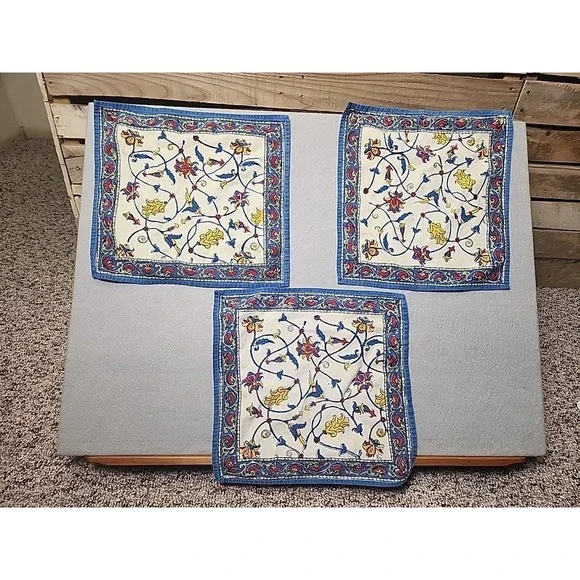 Lot Of‎ 3 Vintage Blue Floral Cloth Napkins