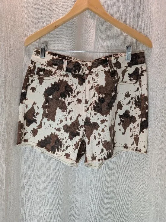 Judy Blue Women's Brown & White Cow Print Shorts Size XL