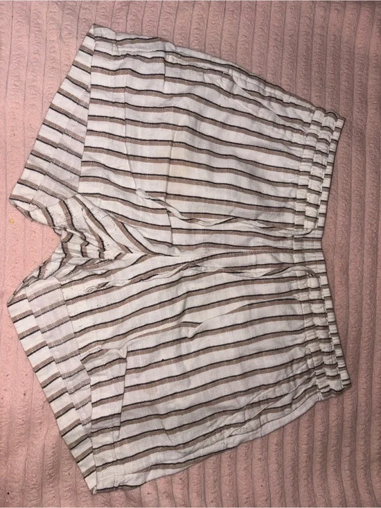 Old Navy Striped Elastic-Waist Women’s Shorts - White & Brown