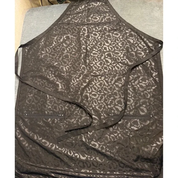 Black Leopard Print Salon Apron Adjustable Neck Zipper Pocket Hairstylist Barber