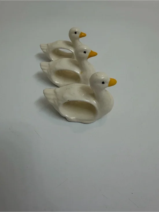 Set of 3 Ceramic Duck Napkin Rings White Yellow Cottagecore Table Decor