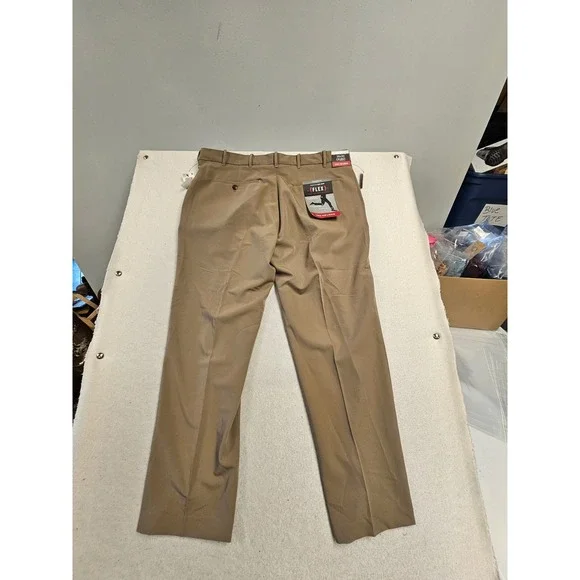 Van Heusen Flex Straight Fit‎ Khaki Dress Pants Mens 38x30 Non-Iron Stretch Tan