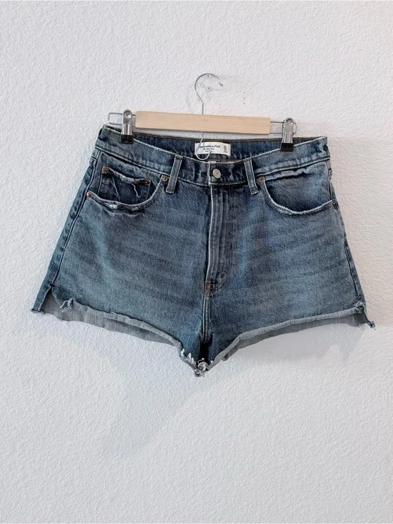 Abercrombie & Fitch- Curve Love High Rise Mom Shorts - Size 31