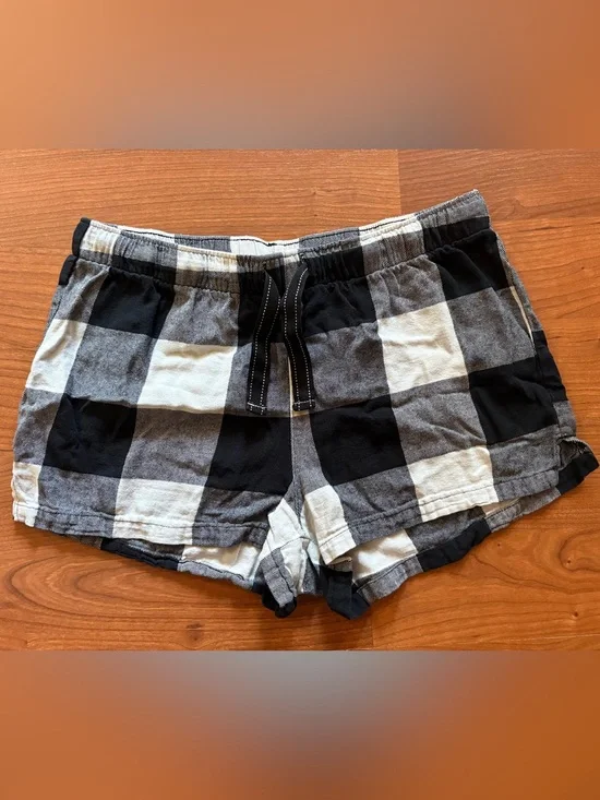 Old Navy Black & White Plaid Women’s Lounge Shorts