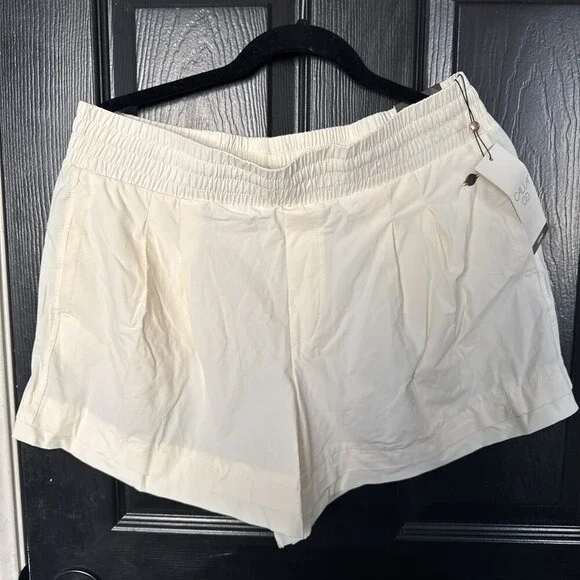 Women’s Calia Double Layer Gem Shorts Cream Women’s Size Large NWT