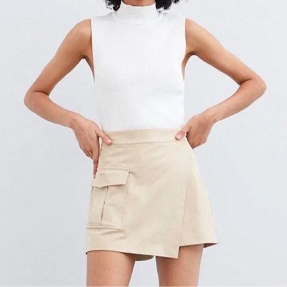 Zara beige faux suede skort with one pocket detail