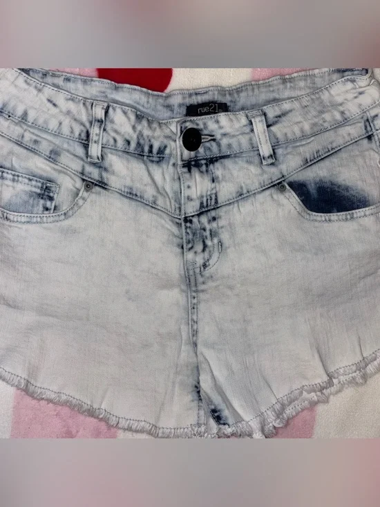 rue21 Light Acid Wash Women's Denim Shorts - Sz 9/10