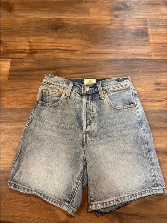 Levi 501 Mid Thigh Shorts