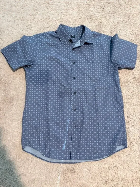 Blue-Gray Short Sleeve Button-Up Shirt with Floral Geometric Pattern, Size L