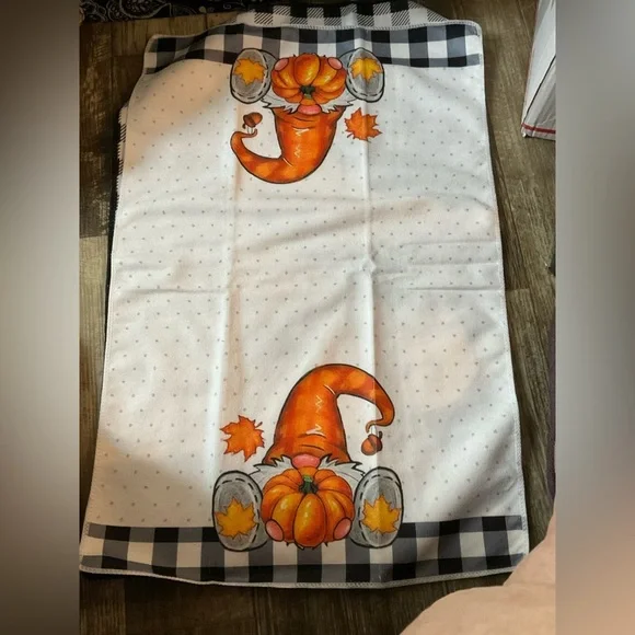 Fall Kitchen Towel Set. 4 Towels and Two Pot Holders. 27X17”, NIP