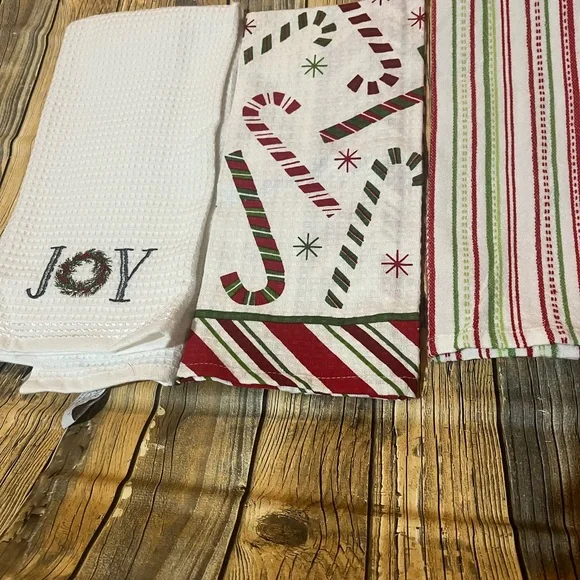 Festive Holiday Kitchen Towels Set‎