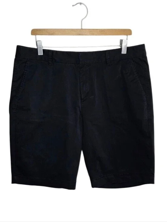 Gap Black 9.5