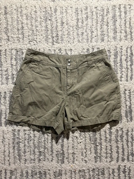 Patagonia pale green army short hiking active shorts size 6