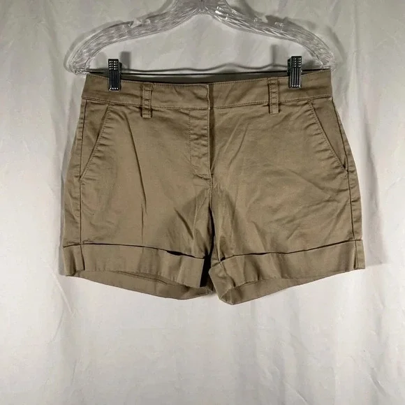 Old Navy Shorts Women's 6 Khaki Stretch Low Waist Cotton Blend Rolled Hem