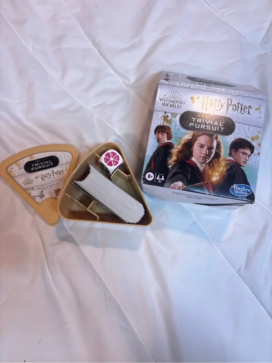 Hasbro Gaming Wizarding World Harry Potter Trivial Pursuit Trivia Game