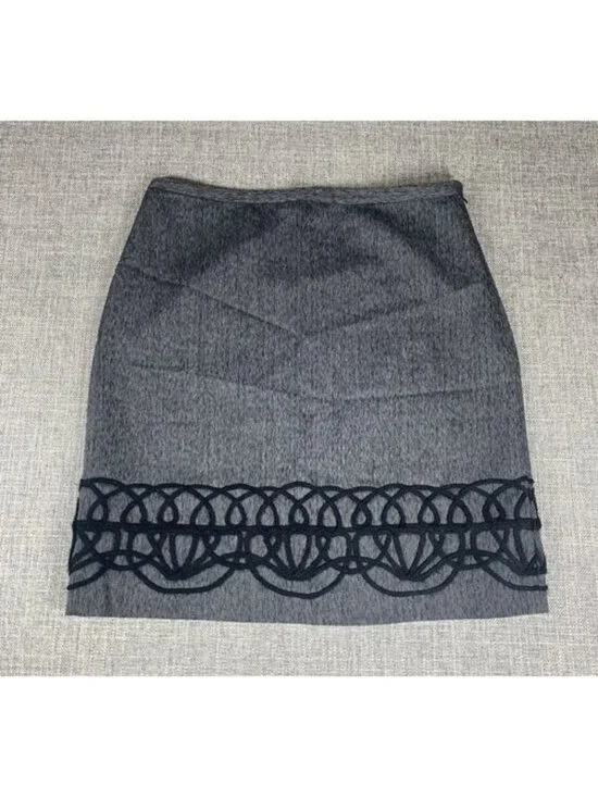 Ann Taylor Loft Skirt Women’s Size 2 Gray & Black Appliqué Career Dressy