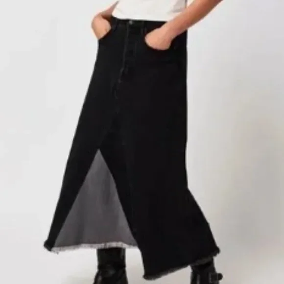 Free People Driftwood Katie Midi Maxi Skirt Denim Black Gray Frayed in Size 28
