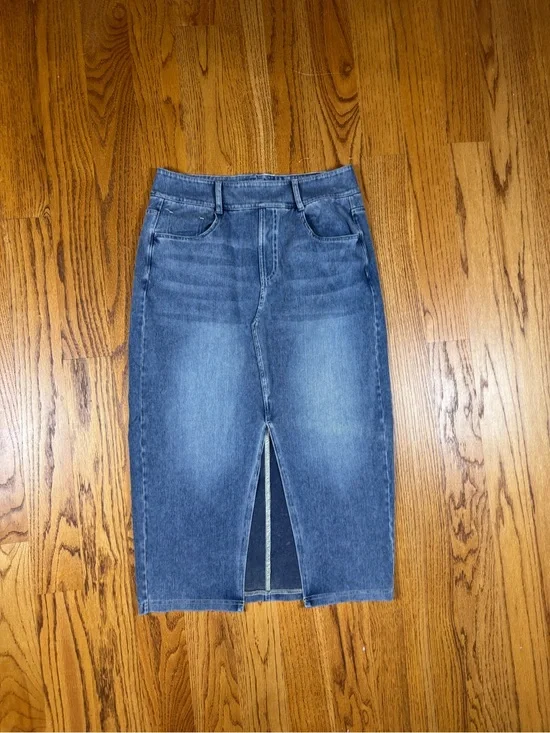 HALARA NWT Blue Denim Pencil Skirt with Center Front Slit Medium