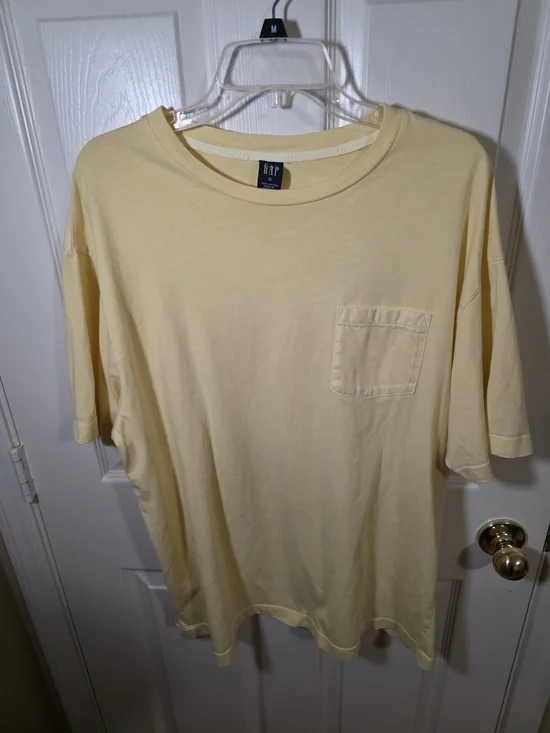 GAP Men’s Short Sleeve Pocket Tee - Light Yellow