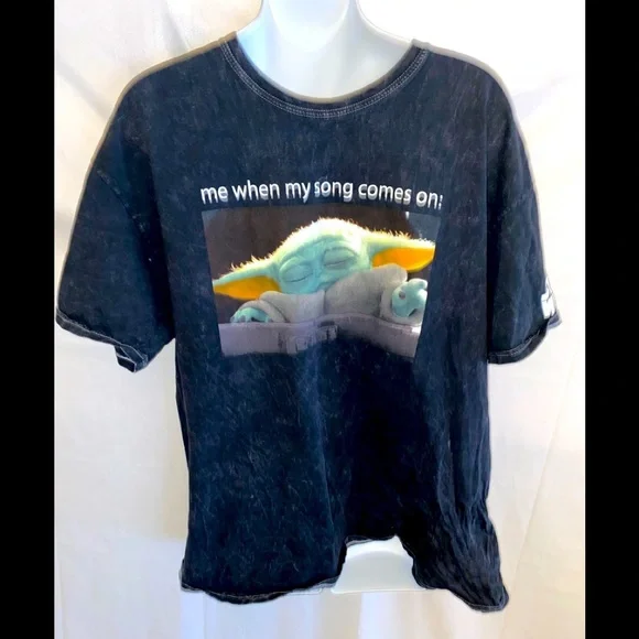 Star Wars Black Tee Shirt  Baby Yoda on front When my song comes