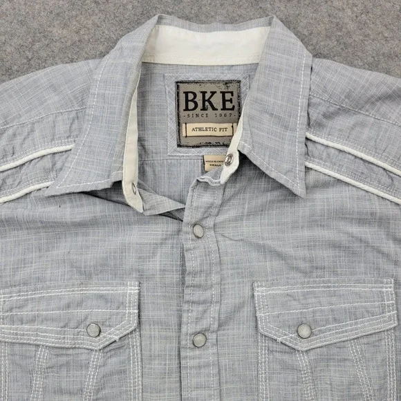 BKE Shirt‎ Mens Small Gray Check Athletic Fit Snap Front Long Sleeve Western