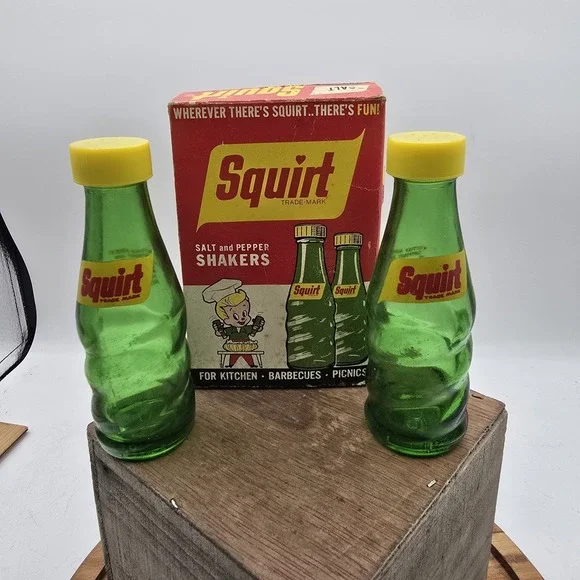 Vintage Squirt Soda Pop Glass Bottle Salt and Pepper Shakers Green With Box #2