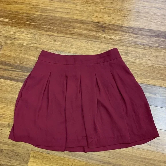 Banana Republic‎ Maroon Pleated Mini Skirt Women's Petite Size 6 Short Tennis