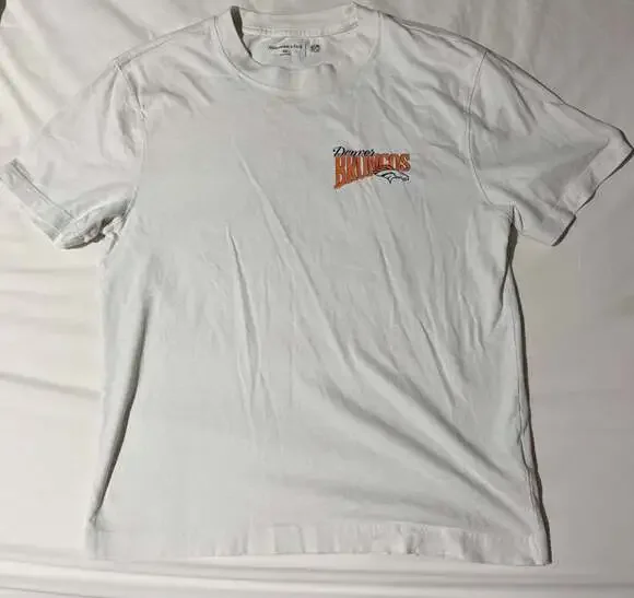 Abercrombie & Fitch NFL Denver Broncos Super Bowl XXXII Champions T-Shirt