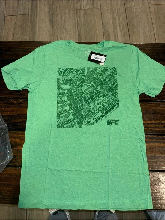 UFC Men's Light Green Graphic Crew Neck Tee