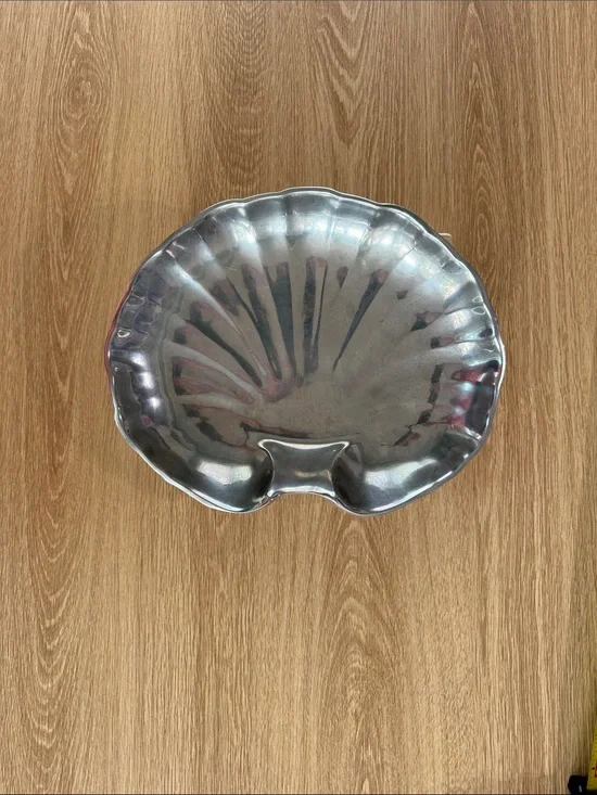 Vintage Wilton Armetale Scallop Shell Serving Dish 11.5