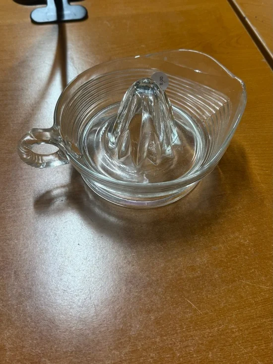 Clear Glass Citrus Juicer with Pour Spout and Handle