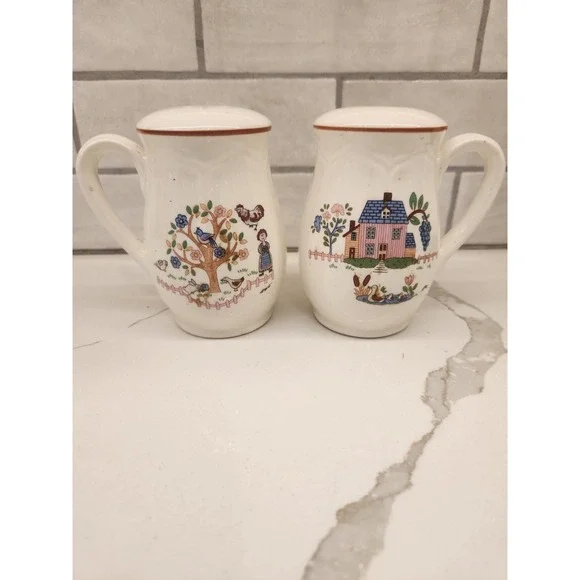 Vintage Ceramic Jamestown China Country Home Salt & Pepper Shaker Set Grannycore