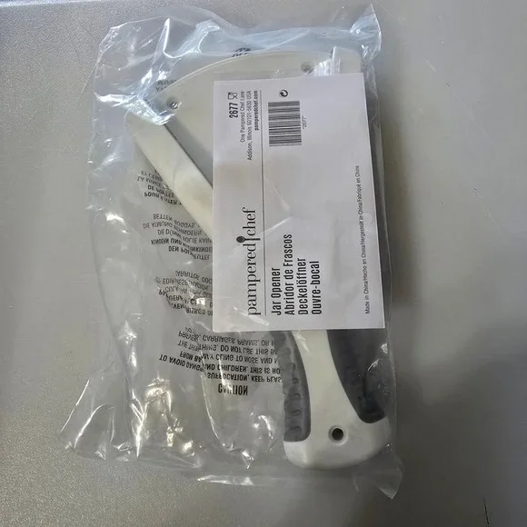 Pampered Chef 2677 Jar Opener White Under Cabinet Mount Manual Tool New