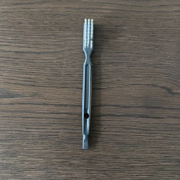Omega Juicer 8003 8004 8005 8006 Cleaning Brush (missing 1‎ bristle)