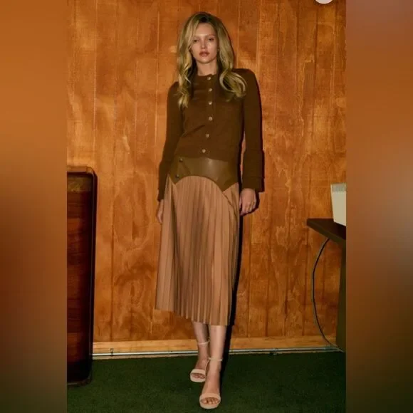007. 60’s Vibes Pleated Skirt- Cafe
