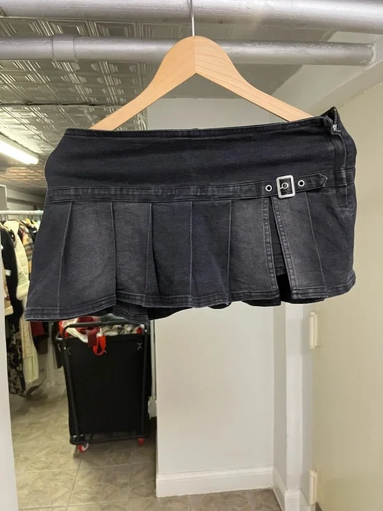 Urban Outfitters Side Zip Black Pleated Mini Skirt with Buckle