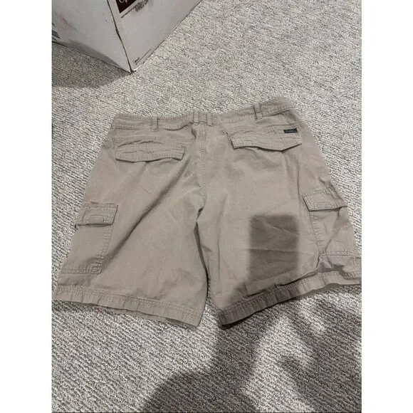 Columbia Men's Cargo Shorts in Taupe Beige