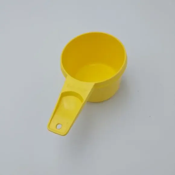 Tupperware Measuring 2/3 Cup Replacement Yellow #763‎ Kitchen Gadget